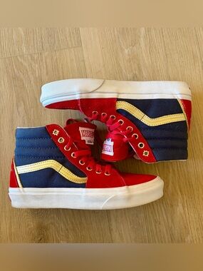 Vans X Marvel Sk8-Hi “Captain Marvel”.